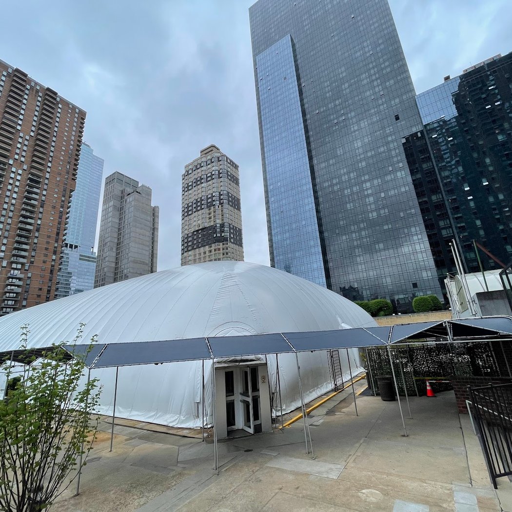 Manhattan Plaza Racquet Club - Advantage Tennis Clubs 3