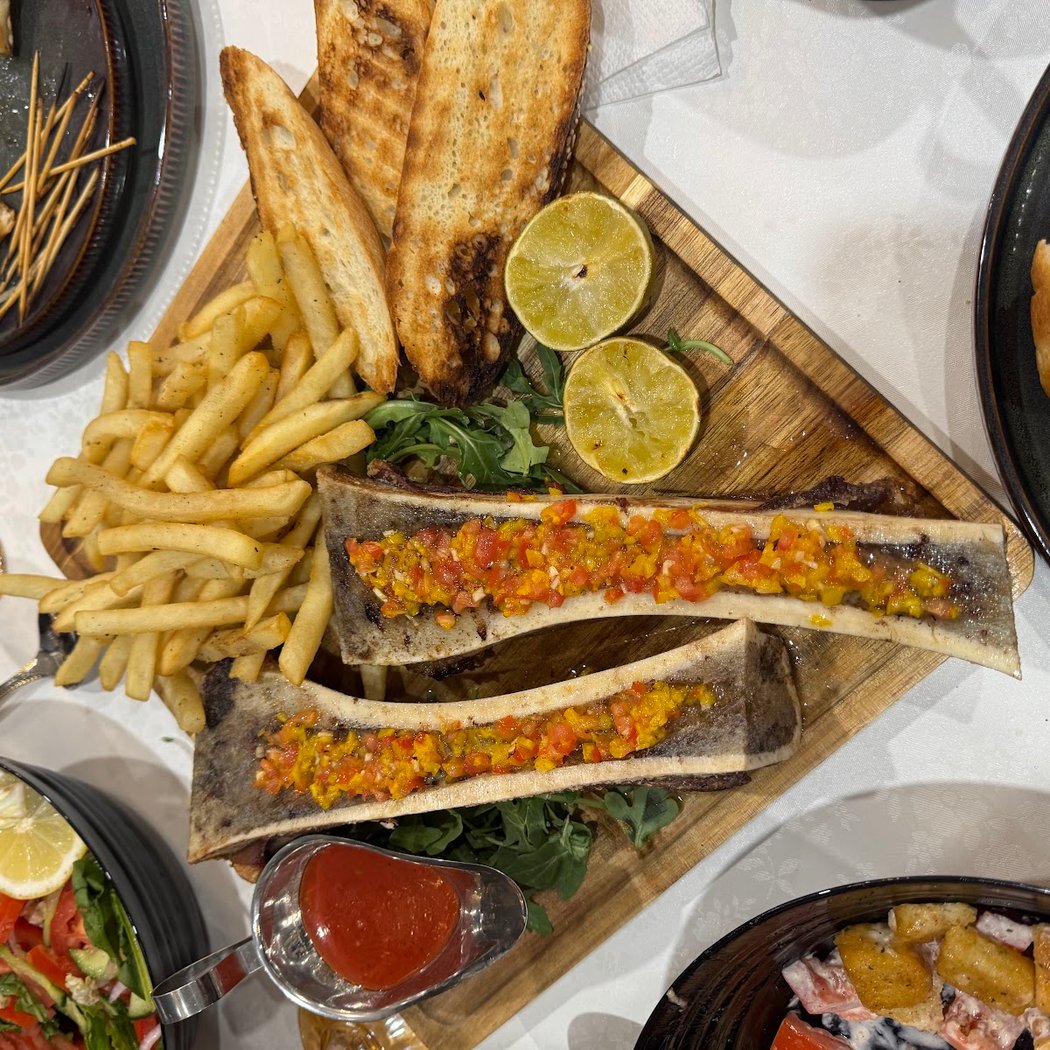 QAND Restaurant 3