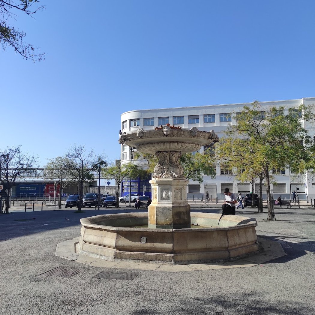 Fontaine Coste, Place de la Joliette 3