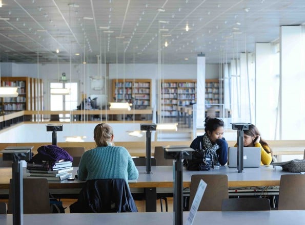 Visite guidée de la bibliothèque universitaire Paris 8 1