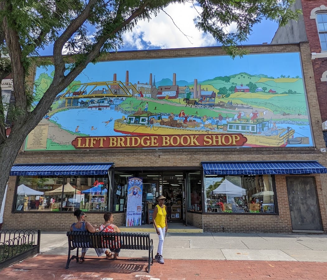 Lift Bridge Book Shop 2