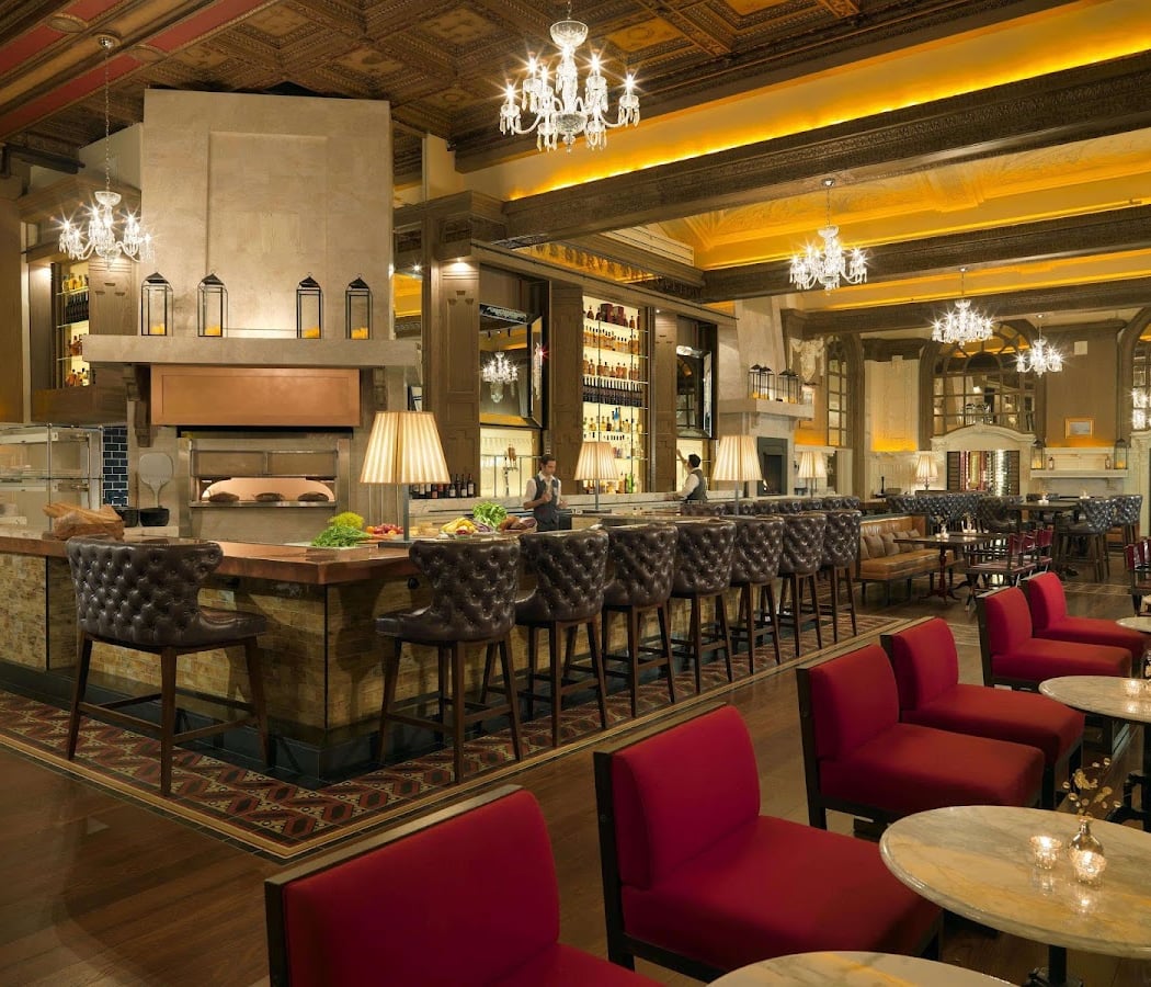 OAK Long Bar + Kitchen 3
