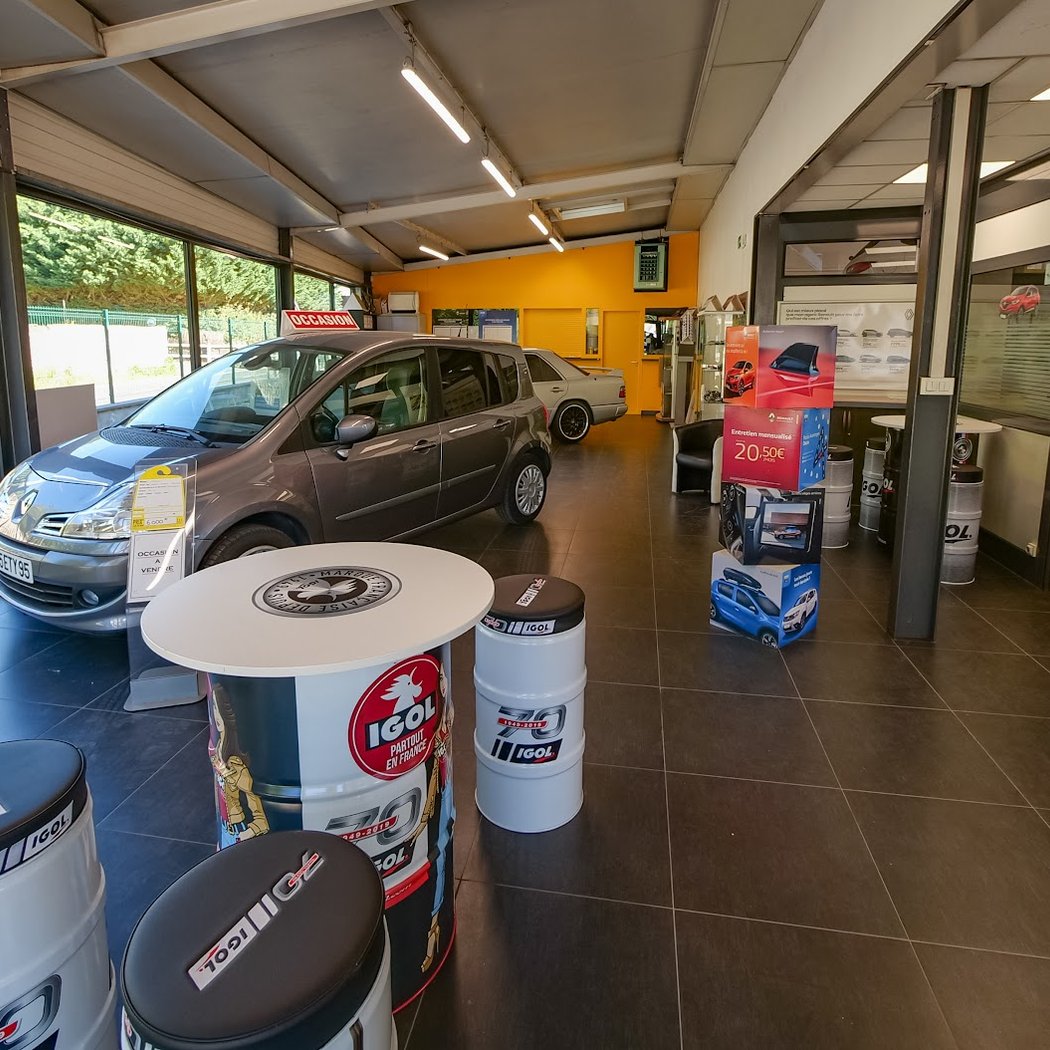 Renault at GARAGE BOIREAU & FILS 2