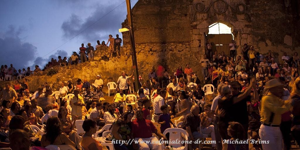 Grupo Bonyé Live at the Ruins of San Francisco 3