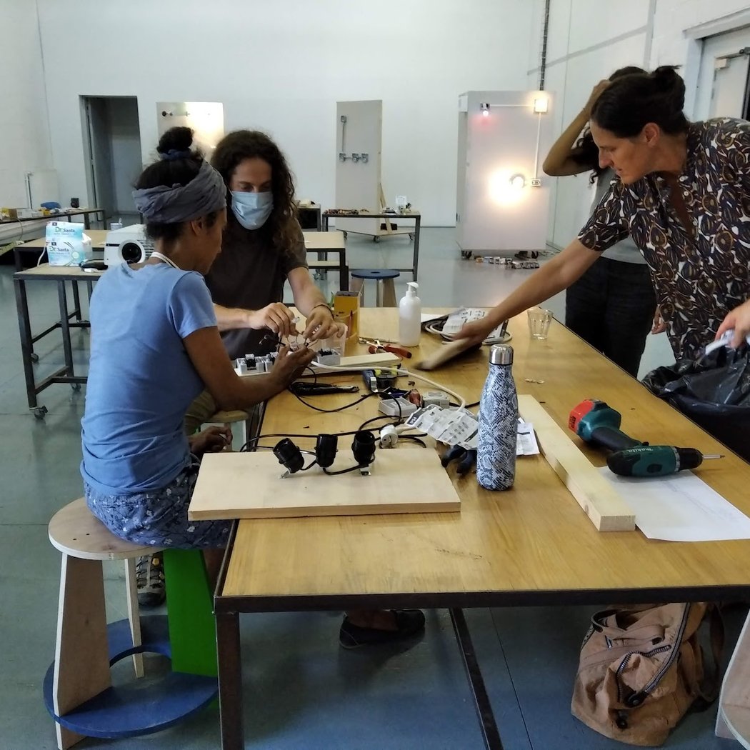 Des éclats, un reflet — collectif Faux plafond 1