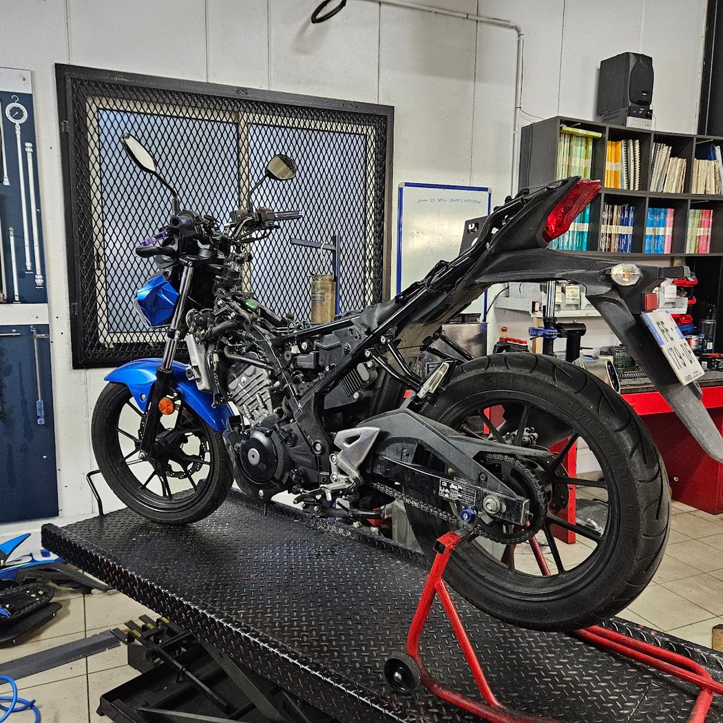 Racing Motorbike concessionnaire Kawasaki et Suzuki 3
