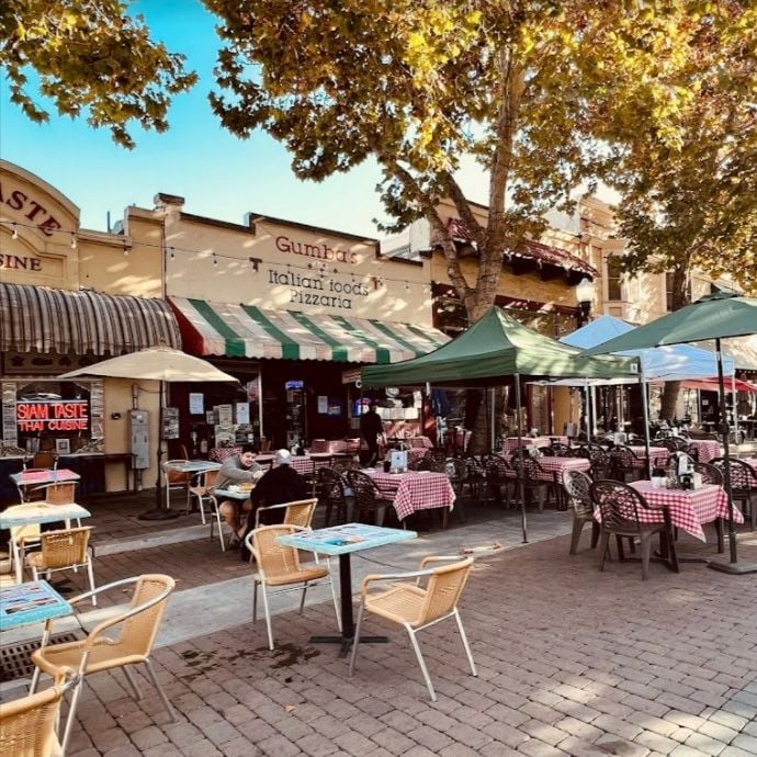 Gumba's Italian Restaurant 2