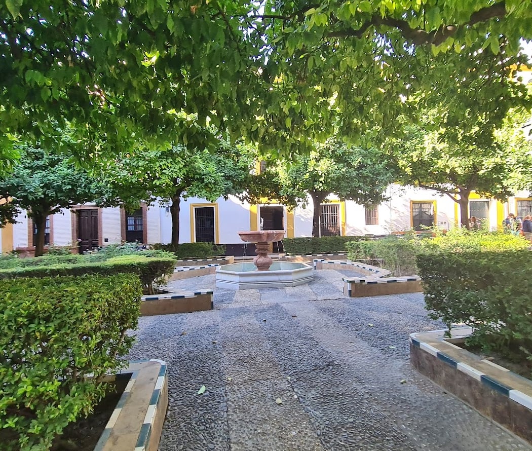 Plaza de Doña Elvira 2