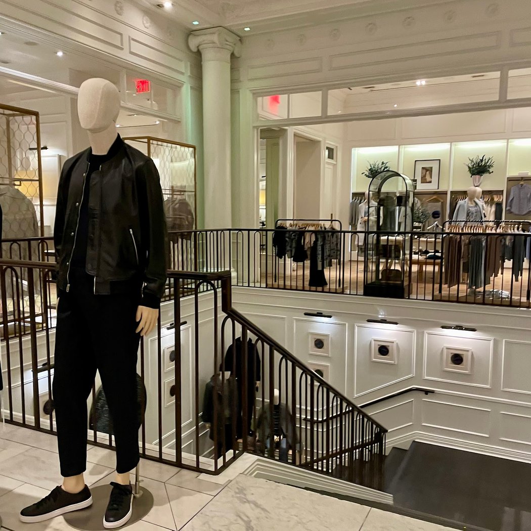 Club Monaco 1