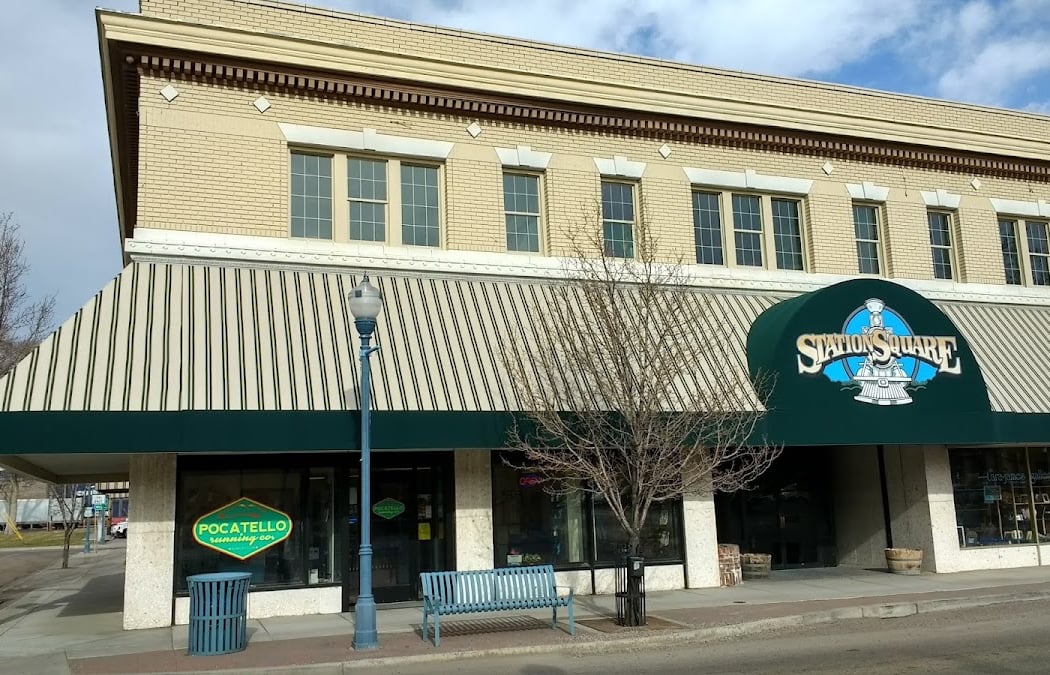 Station Square 3