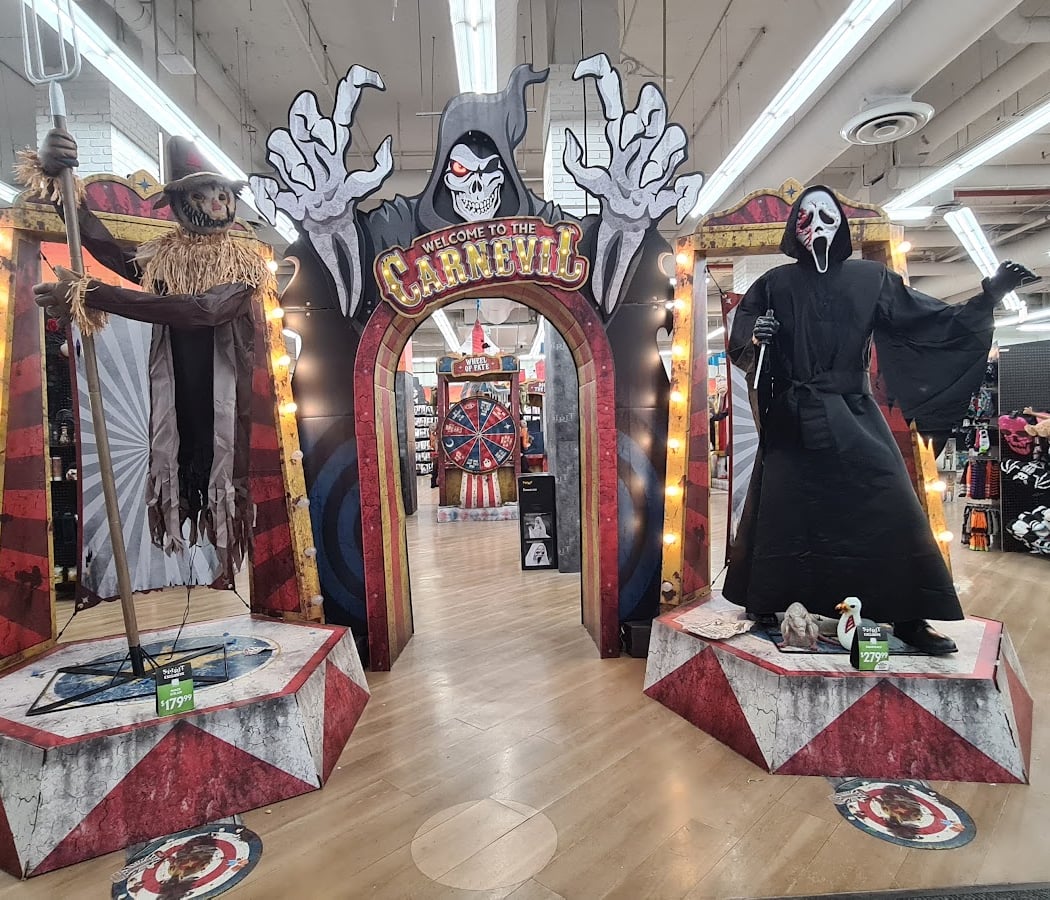 Spirit Halloween 1