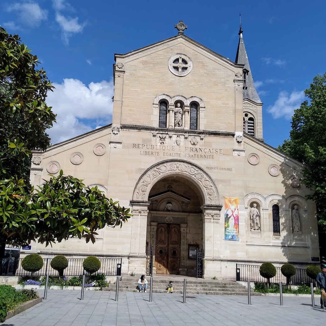 Visite libre ou audio-guidée de l'église Saint-Pierre 1