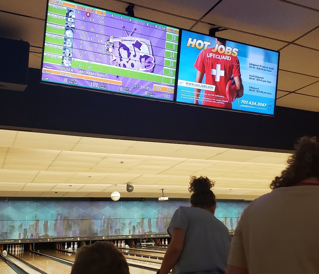 Bowl with The Grinch 3