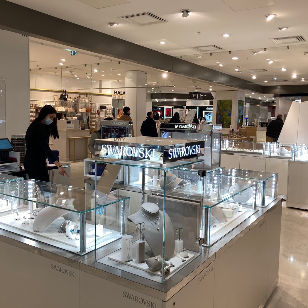 Noël 2024 dans les vitrines des grands magasins 3