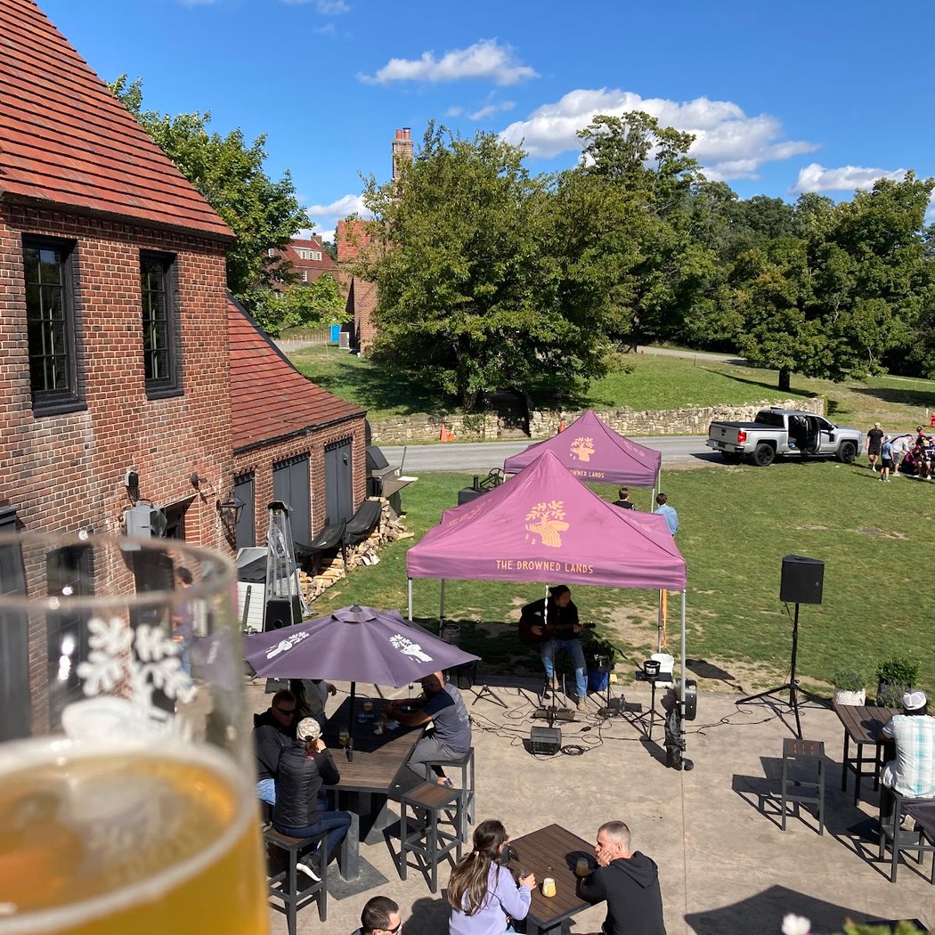 Taproom & Live Music 1