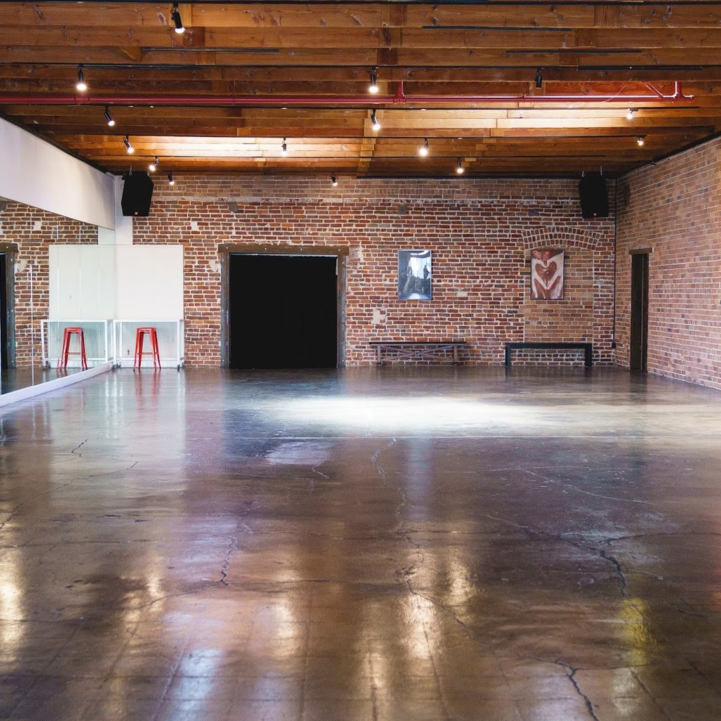 Full Out Studios 1