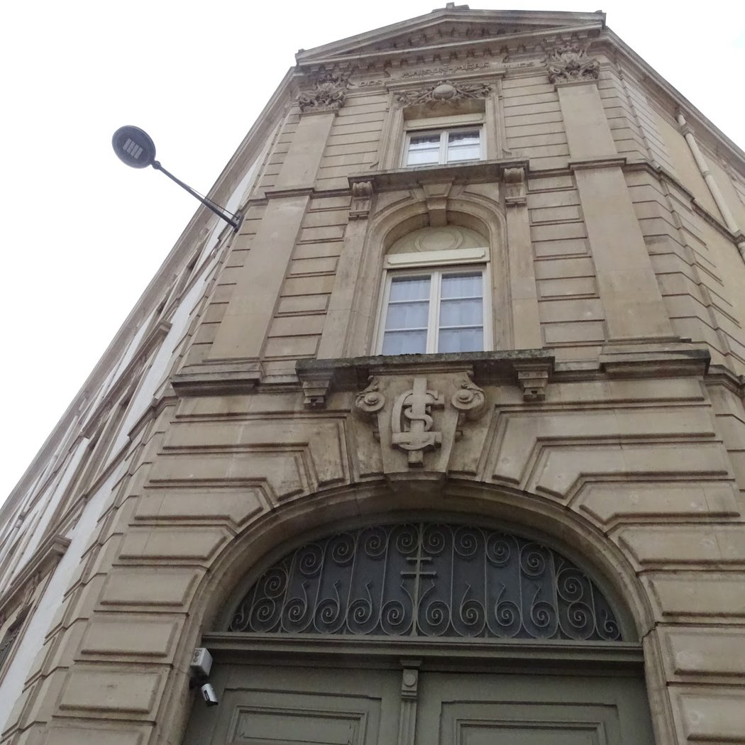 facade ancienne de la maison des soeurs de saint charles 2