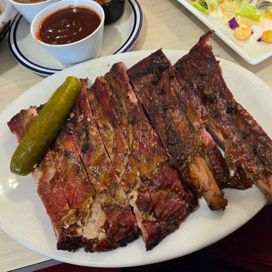 Emil Villa's California BBQ 3