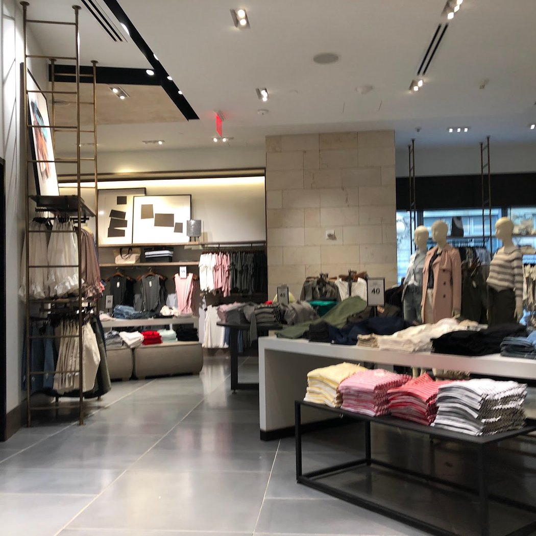 Banana Republic 3