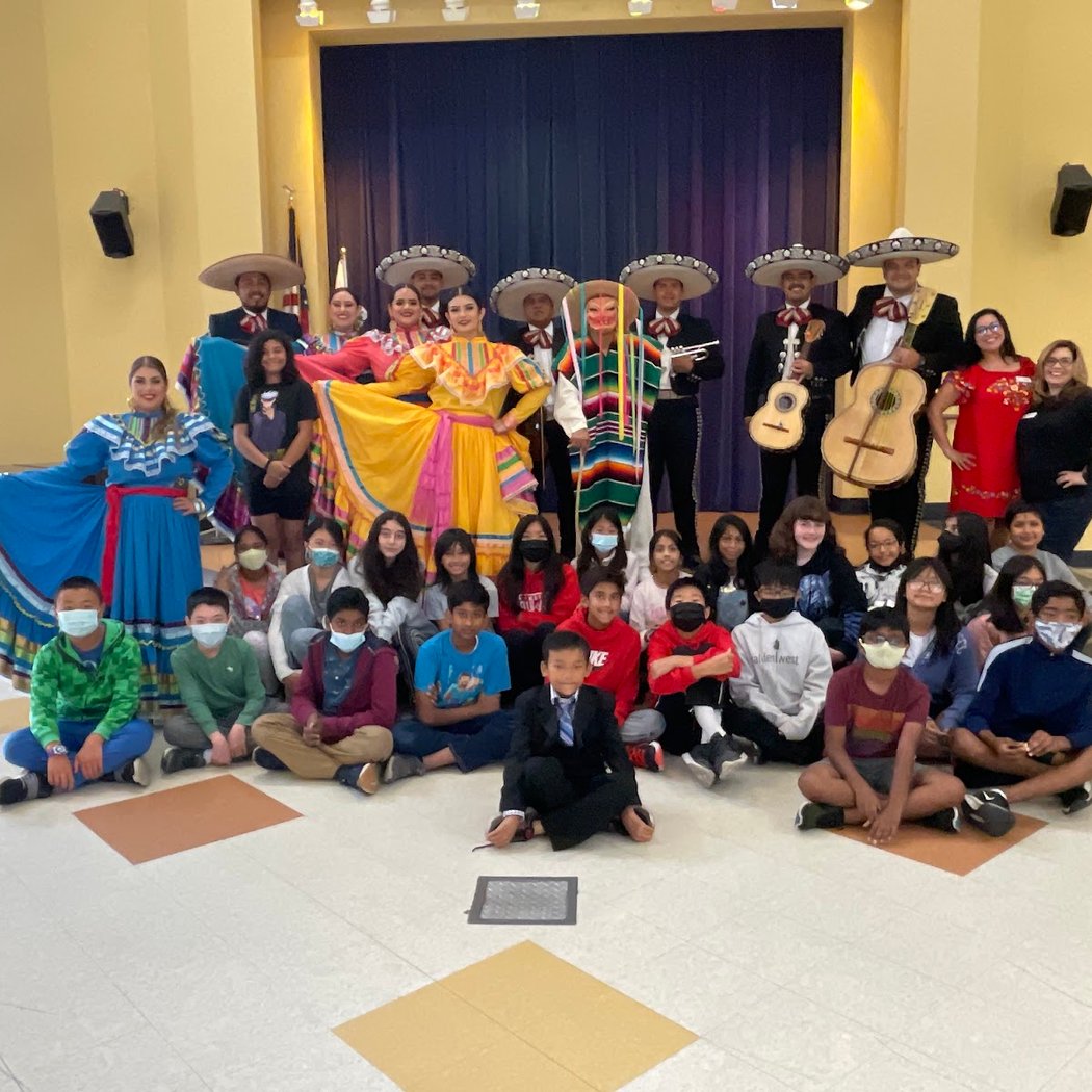 Grupo Folklorico Los Laureles 2