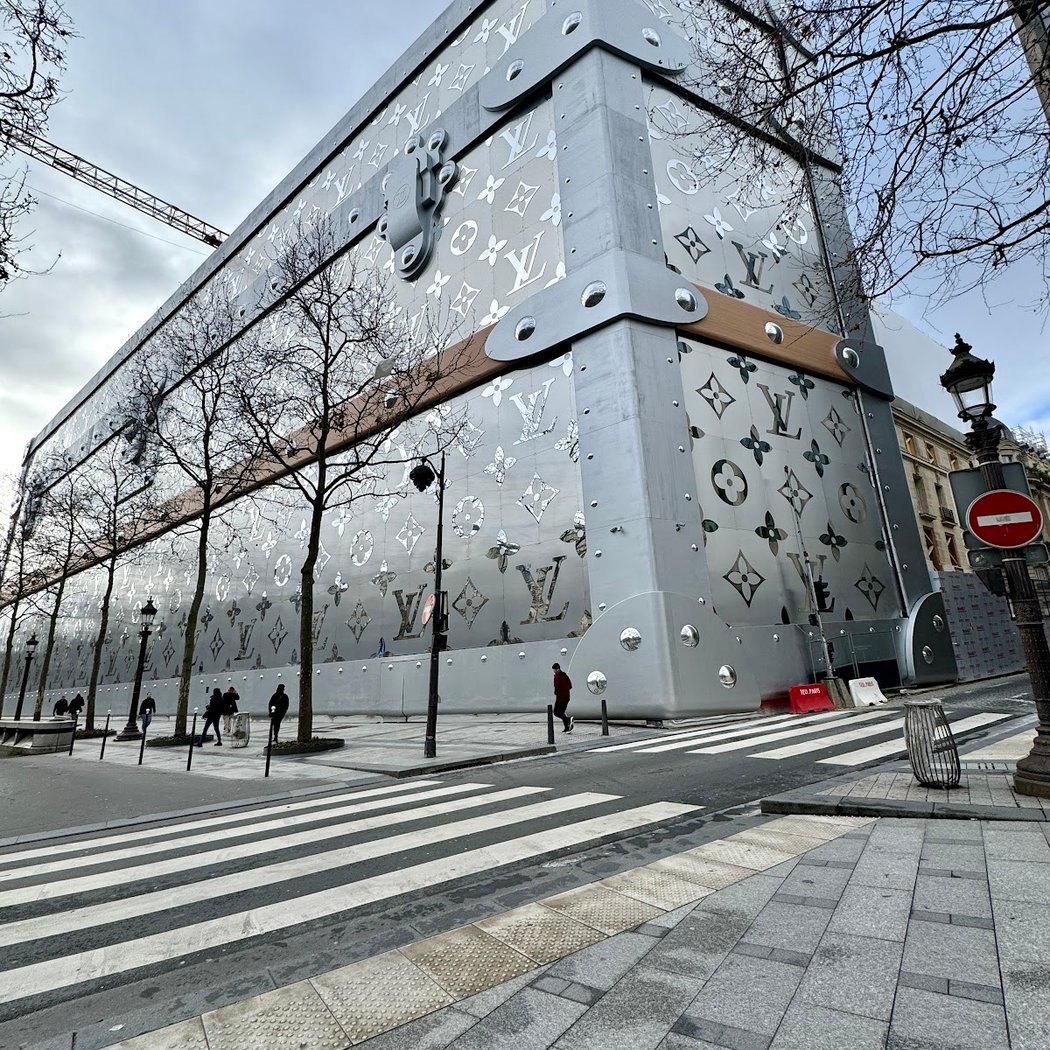 défilé renault® sur les Champs-Élysées 1