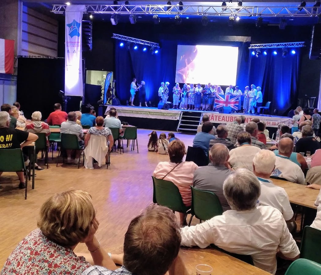 Fest-noz avec Kazdall, Olmaro Duo et les musiciens et chanteurs du Cercle Celtique 1
