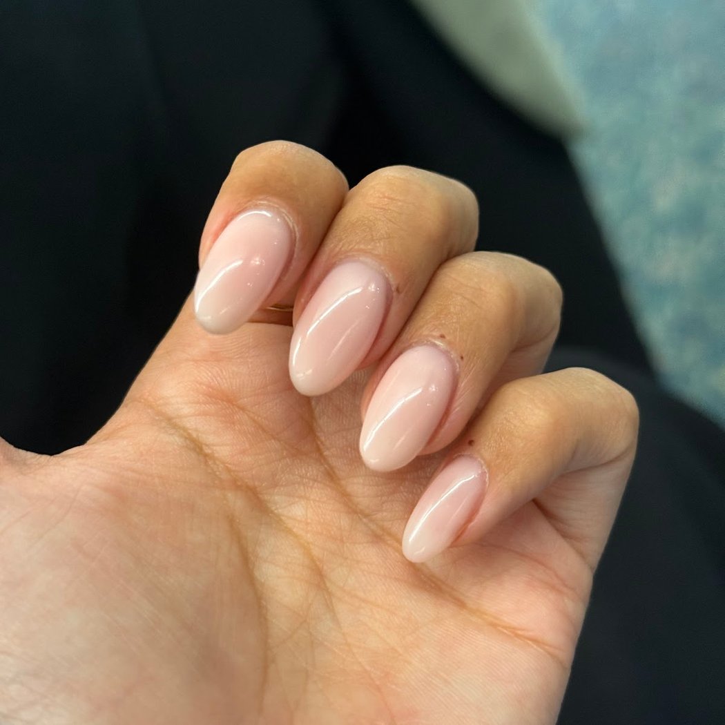 Polish nail bar 3