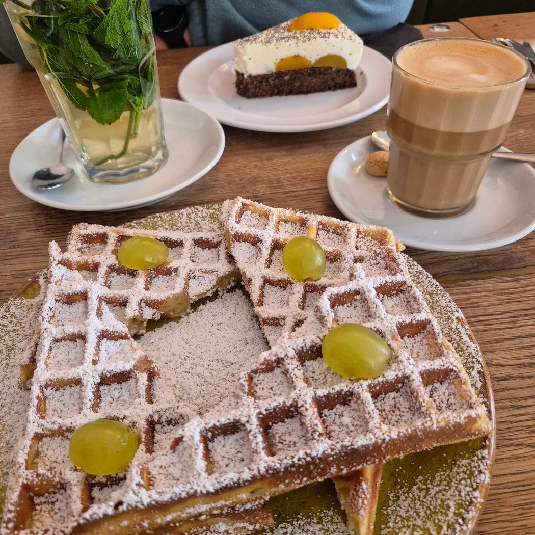 Cafe Bar Knuth 3