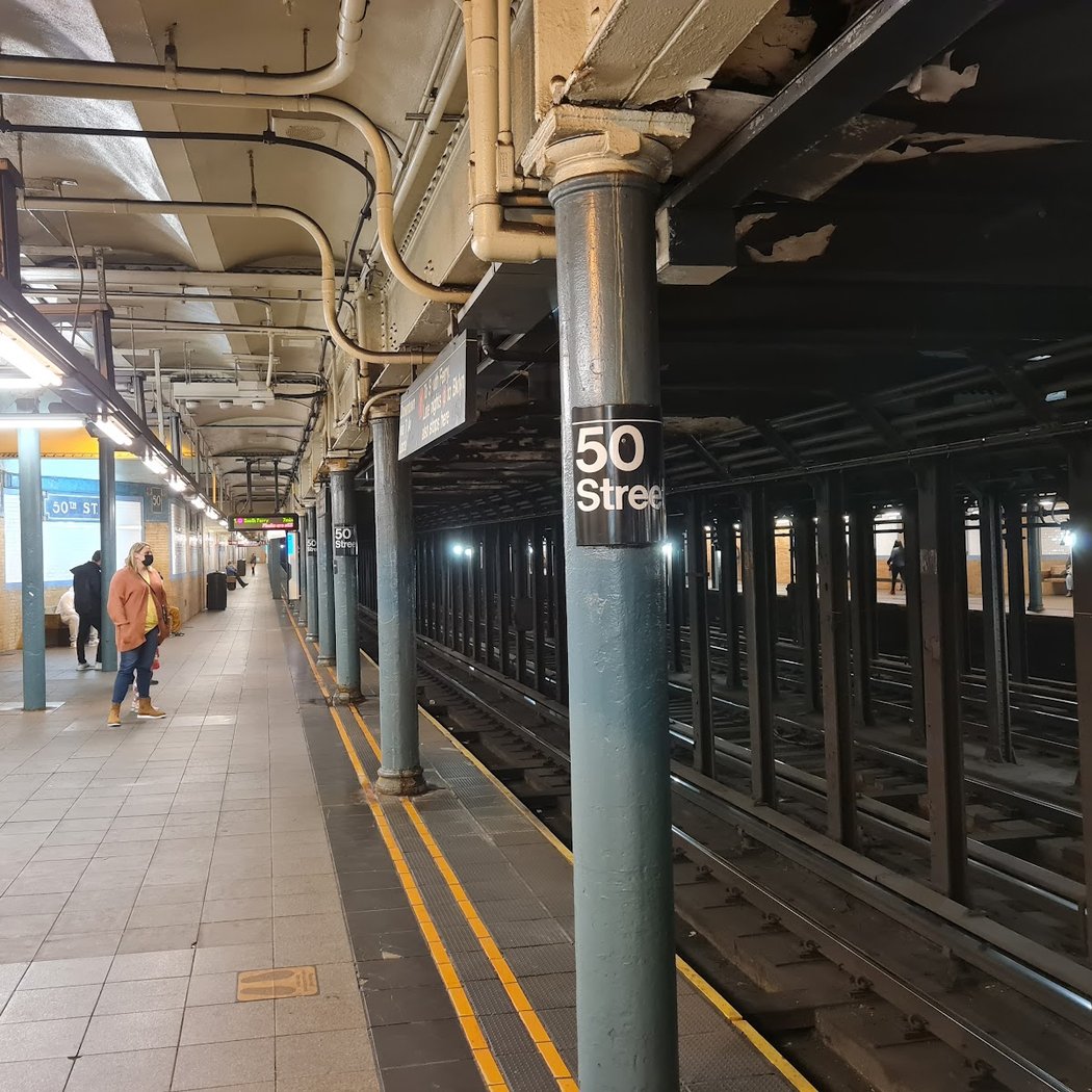 50 St 2