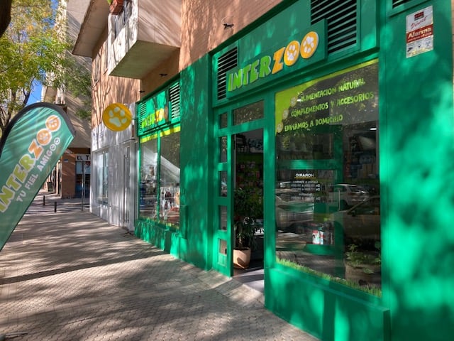 Interzoo Sevilla 🐶🐱🐭 Productos para mascotas | Comprar pienso para perros y gatos 3