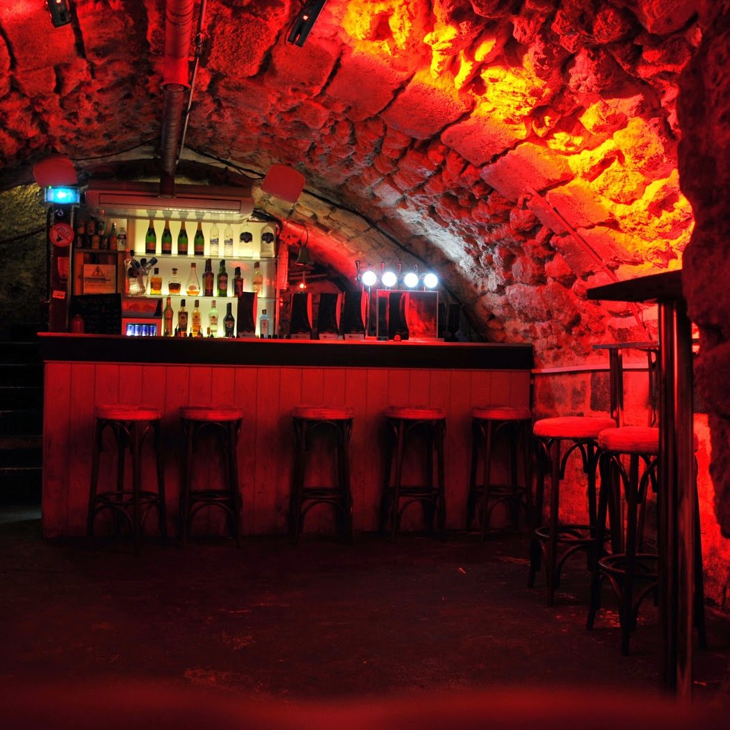 The Characters Bar Paris 1