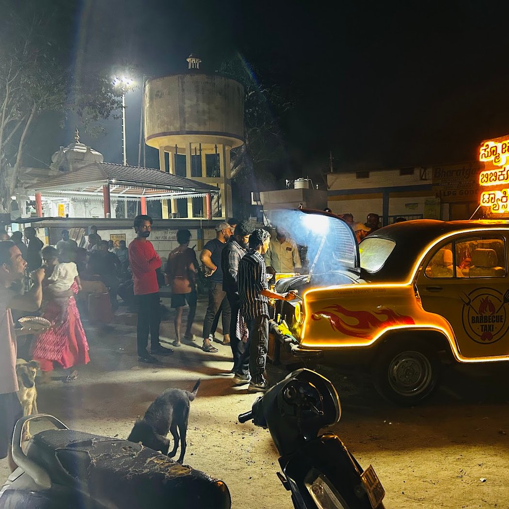 Smoked BBQ taxi E-city Phase 2 3