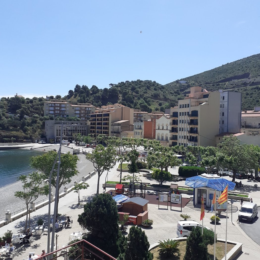 Portbou 3