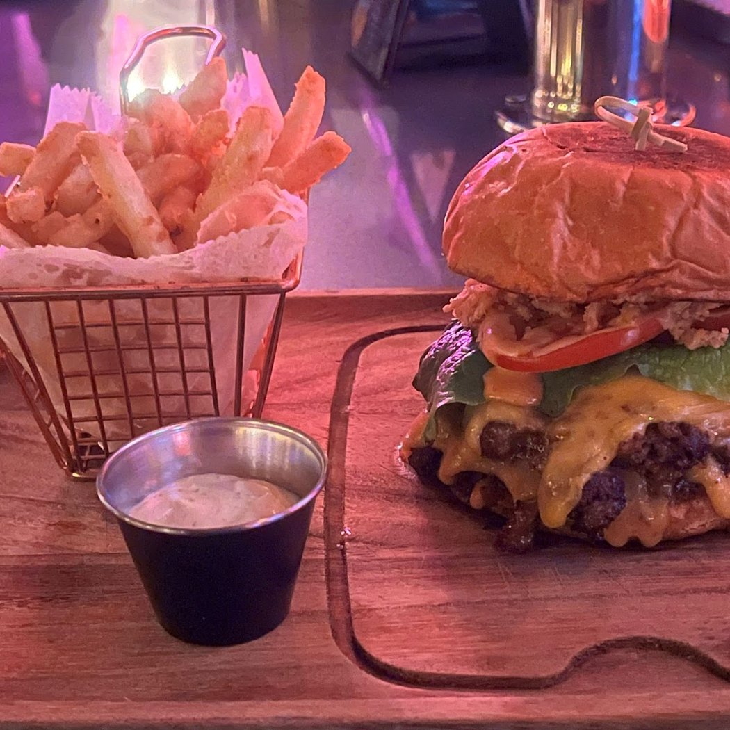 Kafe .Brunch Steaks Burgers Taco Bar 3