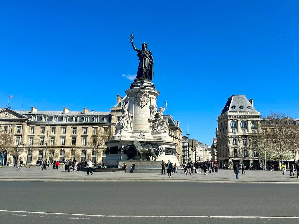 Pl. de la République 2