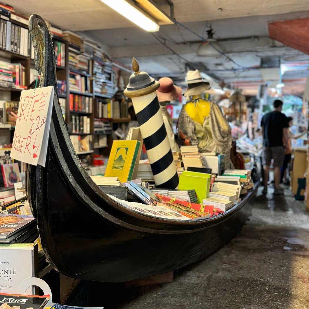 Libreria Acqua Alta 1