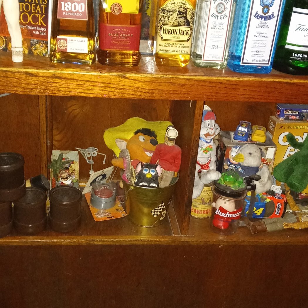 Characters Saloon 2