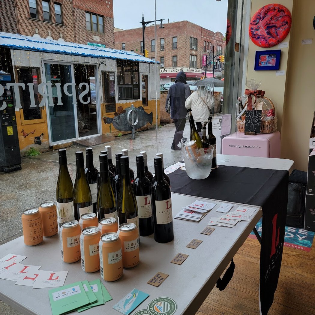 Astoria Wine and Spirits 3