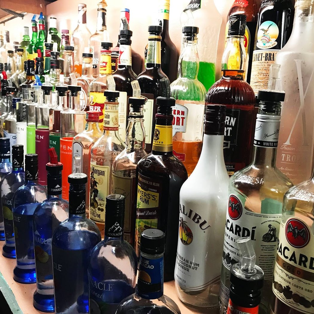 Bobby D's Cocktail Lounge & Sports Bar 2