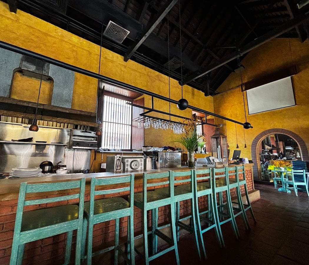 Harpo's Colombo Fort Cafe 1