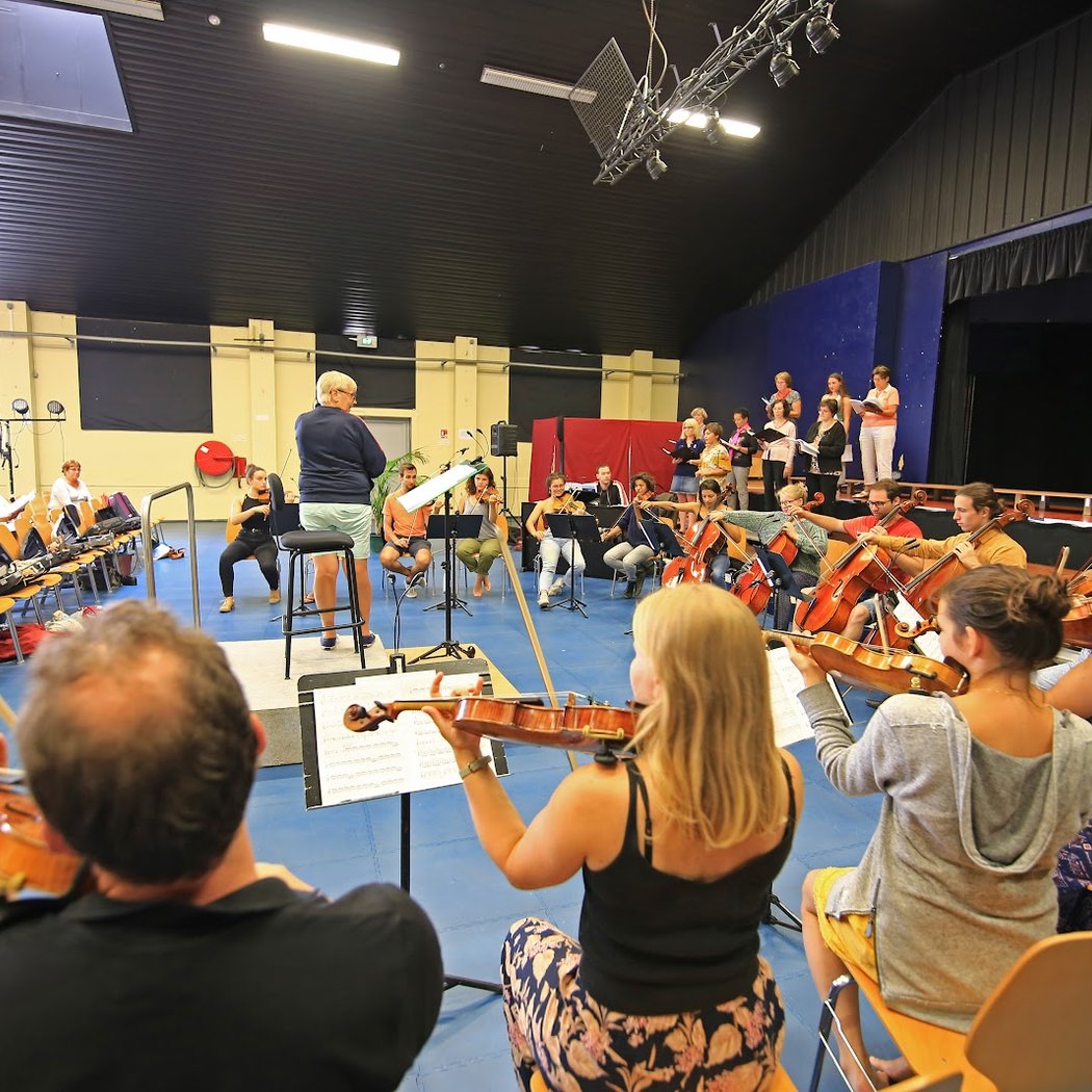 Salle des Fêtes et des Sports 1