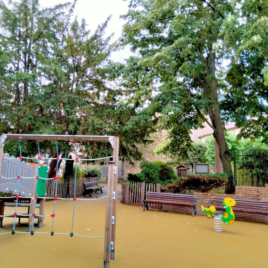 Square Jean Boiselle 3
