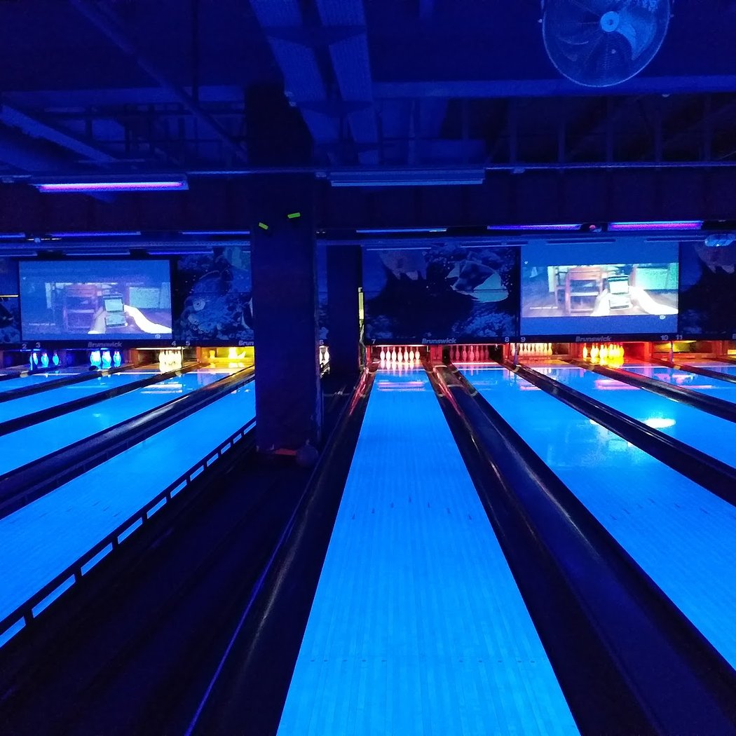 Hype & Zouk - Beach Bowling 1