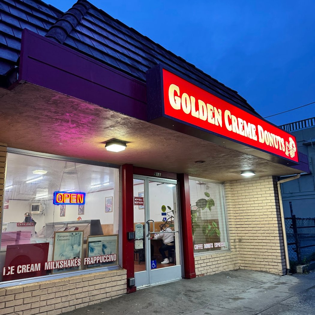 Golden Cream Doughnut Shop 2