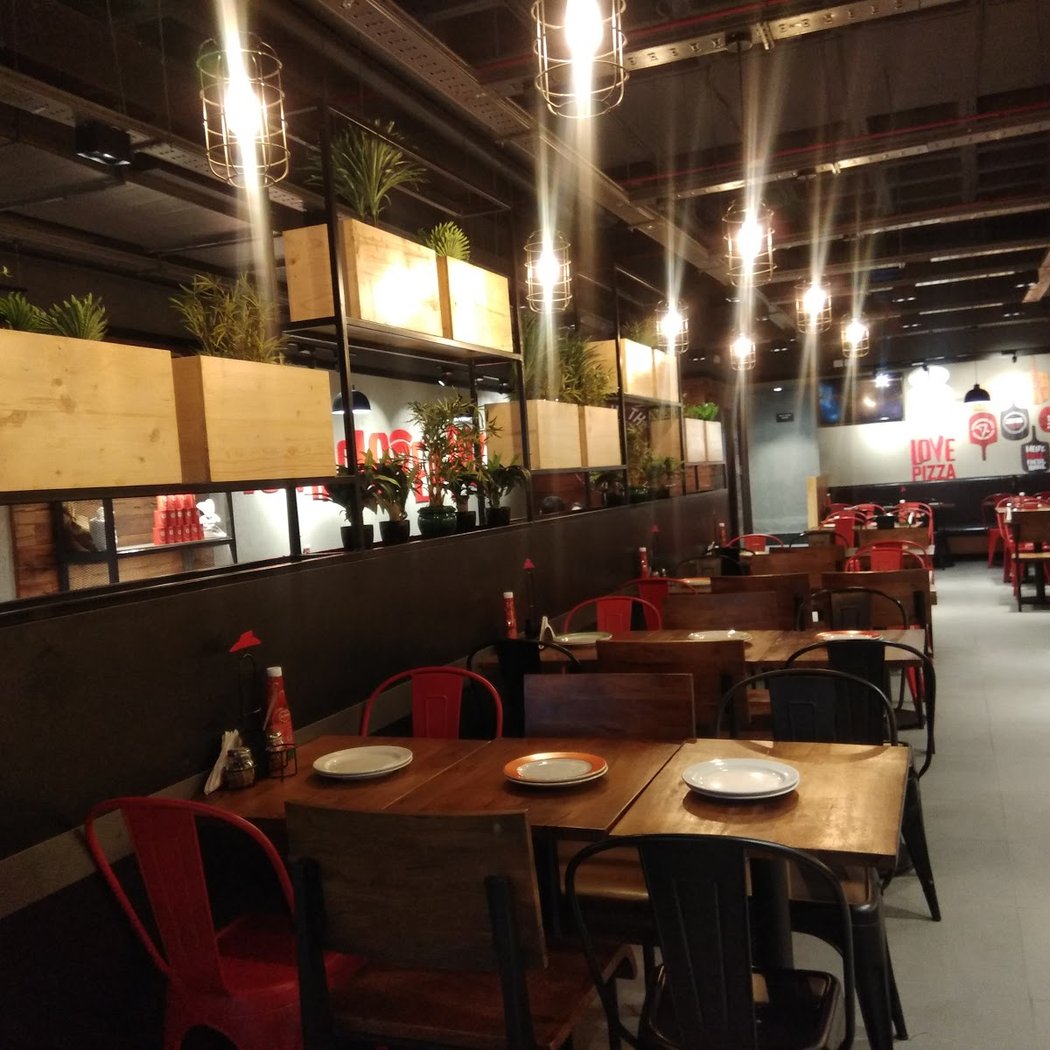 Pizza Hut | Mantri Mall, Bangalore 2