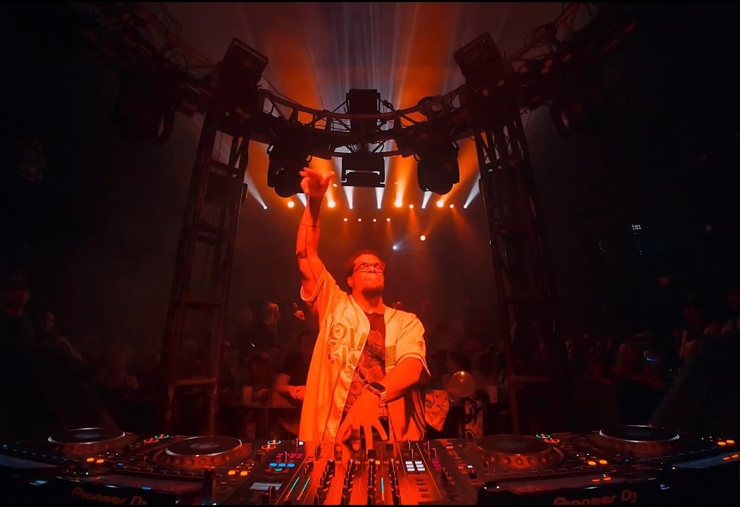 Mary Droppinz b2b Jon Casey 3