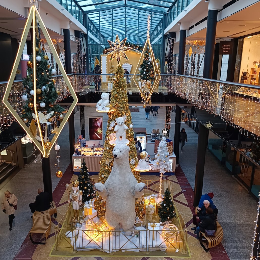 Passages Shopping Center 1