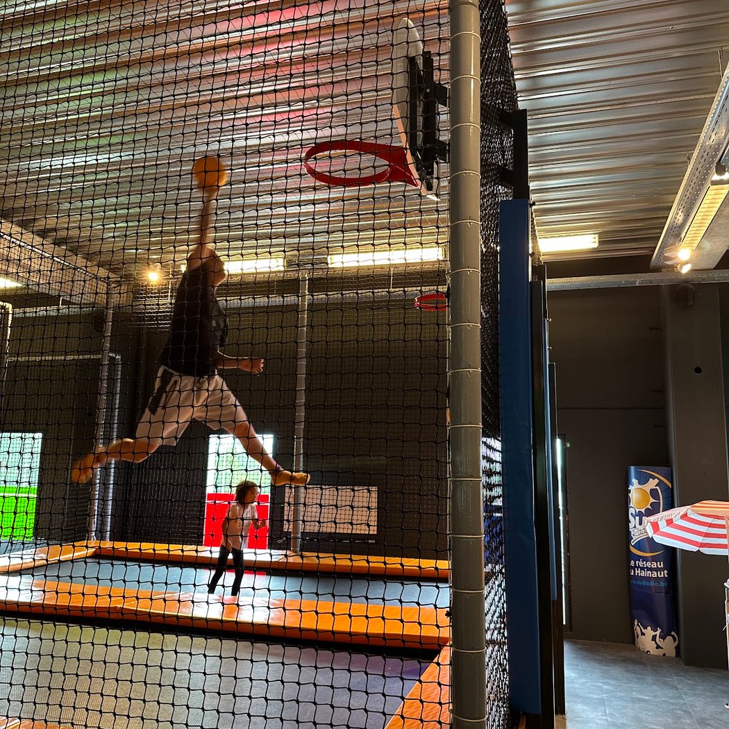 New Jump Mons Trampoline Park 1