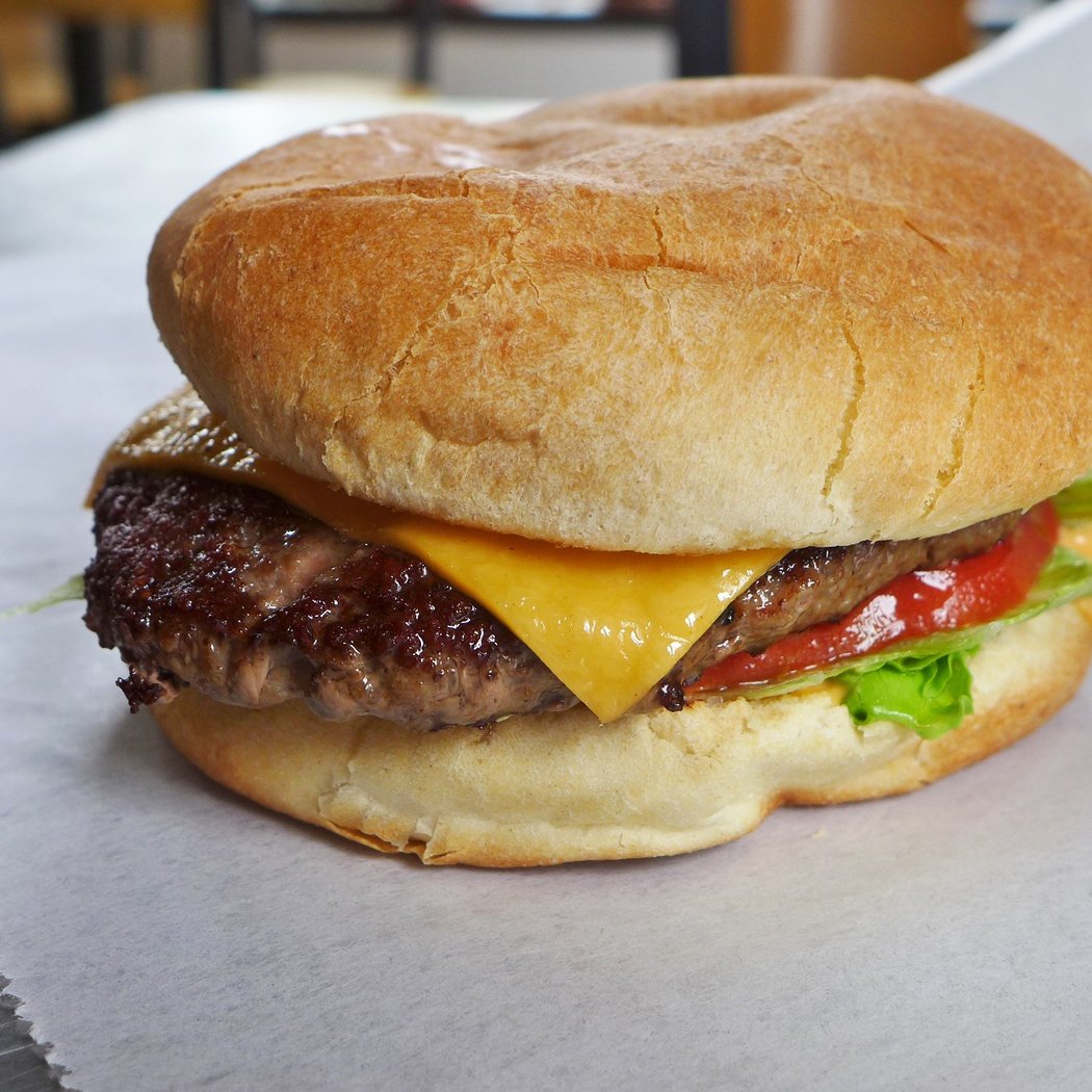 Petey’s Burger 1