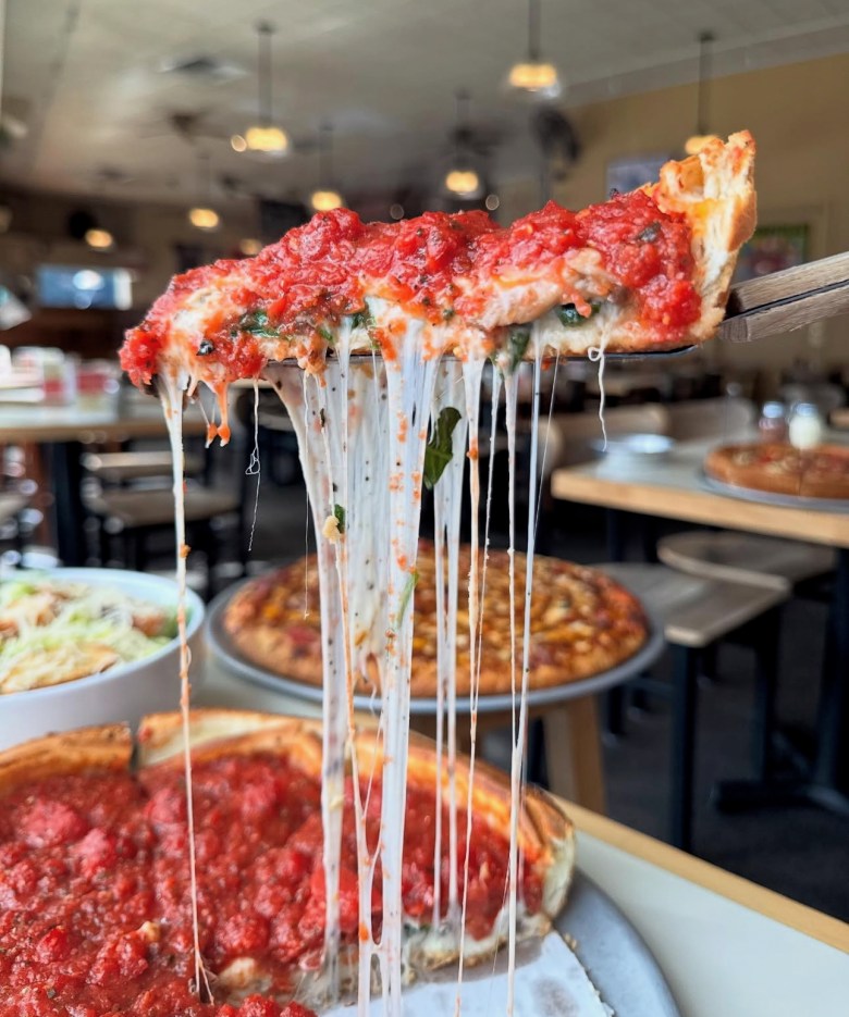 Zachary's Chicago Pizza 3